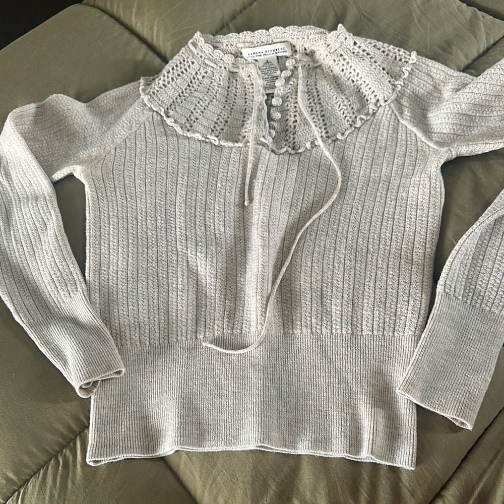 Doen gray Sweater (banana republic)